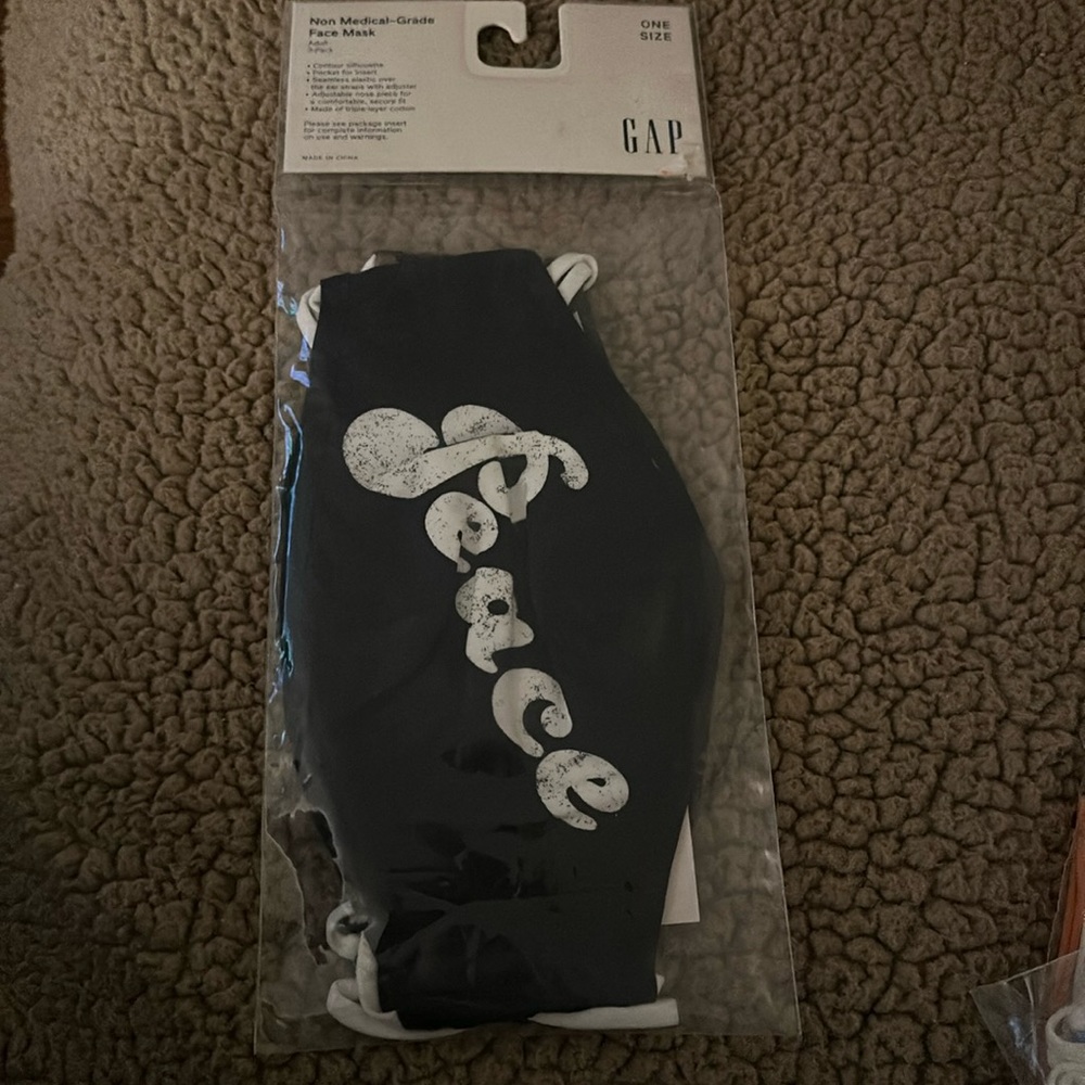New GAP face masks adult peace